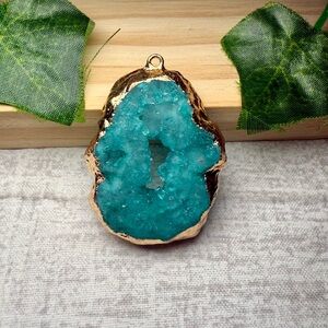 NWT Gold-Plated Teal Druzy Agate Charm Pendant